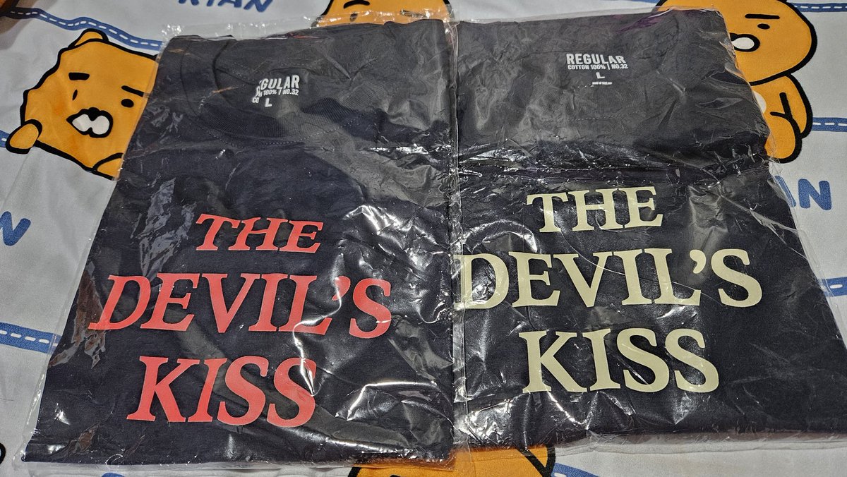 aoikotori's tweet image. ขอบคุณสำหรับเสื้อที่ระลึกจาก #TheDevilsKiss นะคะ เสื้อสวยสกรีนแน่นเนื้อผ้านุ่ม เริ่ด ๆๆๆ เลยแหละ

#กองทัพพีค #KONGTHAPPEAK