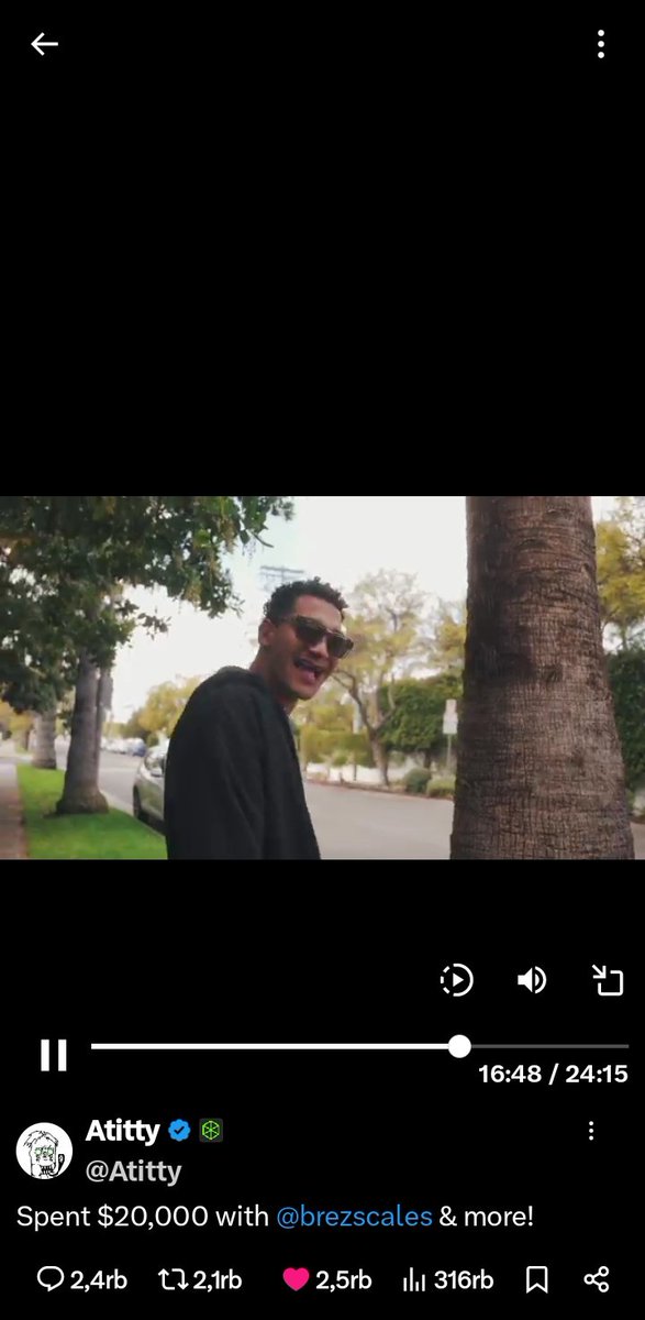 ELmika71's tweet photo. @Atitty @brezscales I love this hoodie 😻
BTW, you look so handsome wearing that jacket. https://t.co/gxg74mBycz