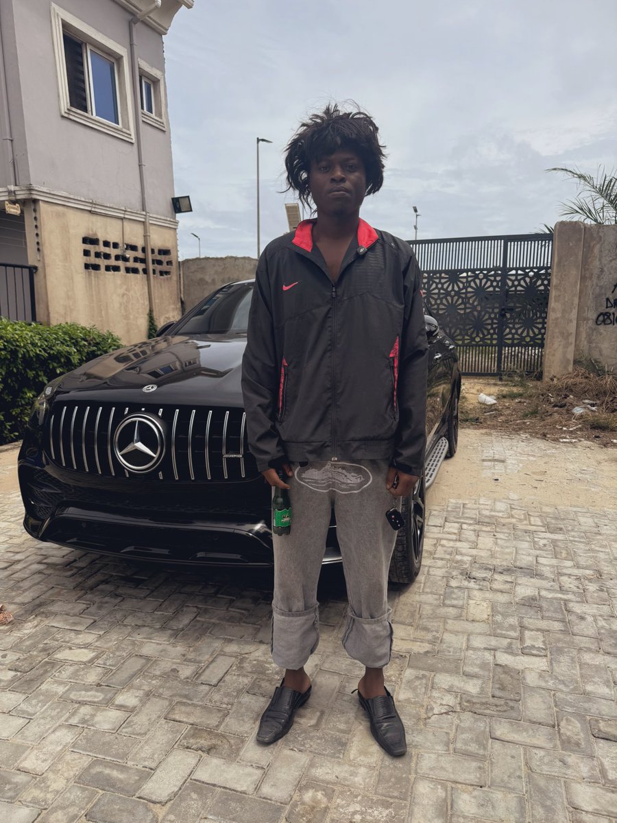 Humour_king tweet media