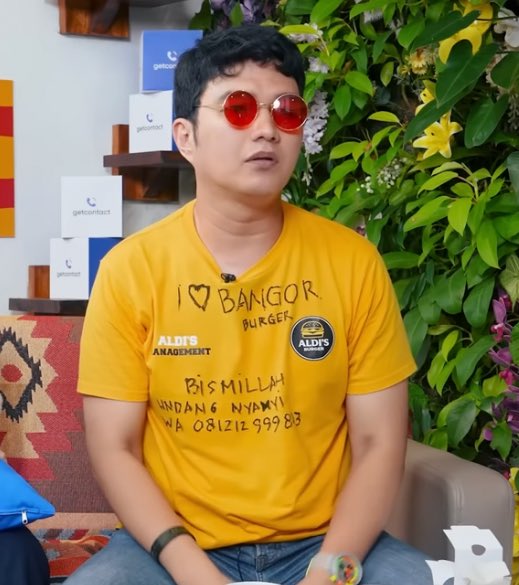 pantes terlalu dioasis oasiskan, biar kaya bapaknya yang sibuk jualan burger jir