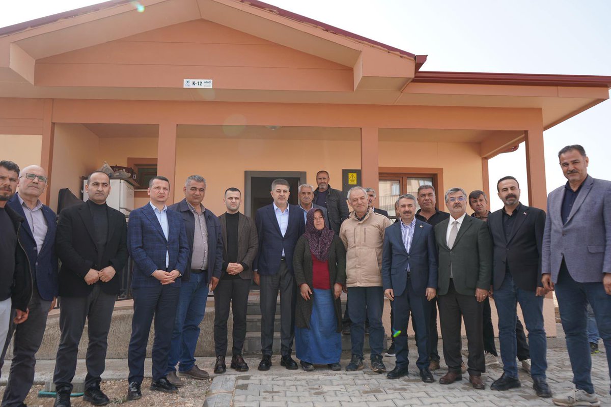 dr_ishaksan's tweet photo. 📍İncebağ Köyü

Milletvekilimiz Sayın Mustafa Alkayış, İl Başkanımız Sayın Ekrem Çadır, Merkez İlçe Başkanımız Sayın Fatih Olgun, İl Genel Meclisi Başkanımız Sayın Mehmet Kılınç ve teşkilatımız ile birlikte İncebağ Köyümüzdeyiz.

Muhtarlarımızla gerçekleştirdiğimiz toplantıda; köy konutları, altyapı çalışmaları ve önümüzdeki süreçte hayata geçireceğimiz yatırımları değerlendirdik.

1.5 Milyon m² kilitli parke çalışması ve 100’e yakın köyümüzde kurulacak çocuk oyun alanlarıyla kırsal kalkınmayı güçlendirmeye devam ediyoruz.

Ev sahipliği için İncebağ Köyümüze, katılımları için kıymetli muhtarlarımıza teşekkür ediyorum. @abuyukgumus @Akparti @RTErdogan @hakanaksu058 @MustafaAlkayis @acarfaruka @farukaytek
