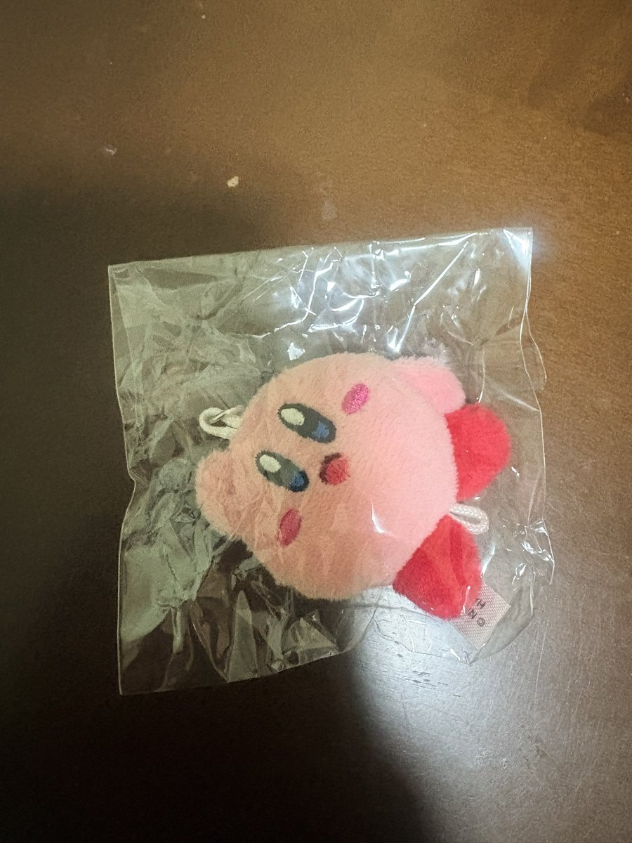 obakerori's tweet photo. 【交換】
星のカービィ　ぬいぐるみチャーム　めじるしアクセサリー　ガチャガチャ　カプセルトイ

譲）カービィ(えがお)
求）ワドルディ
検索からでもお気軽にお声掛けください！ https://t.co/VlmgUUUJy9