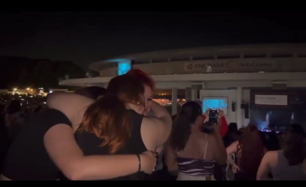 ash 🧃 tweet media