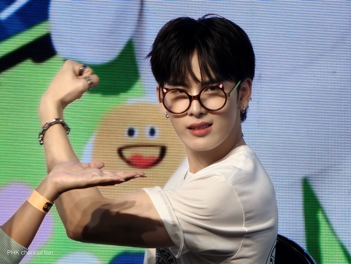 PHK Channel live tweet media