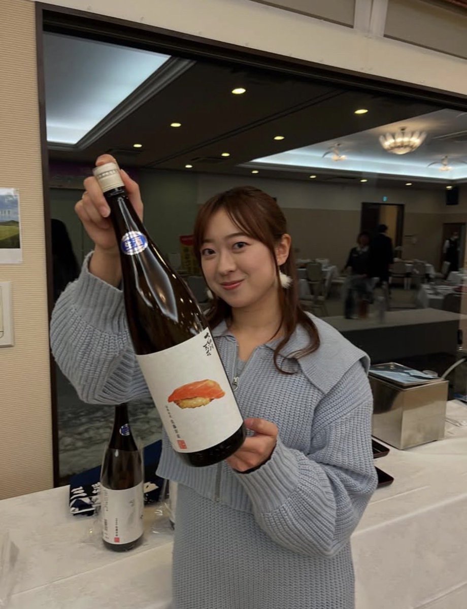 いつも会うと気にかけた言葉かけてくれて。また飲みいこーよー、とか言ってくれて。優しくて豪快で、こんな仕事の進め方は他の人できないよなってことしてて。
考えると微笑んでしまうようなそんな人ともう会えないのかと思うと寂しい。
ご冥福をお祈りします。
誰1人急に亡くなってほしくない。