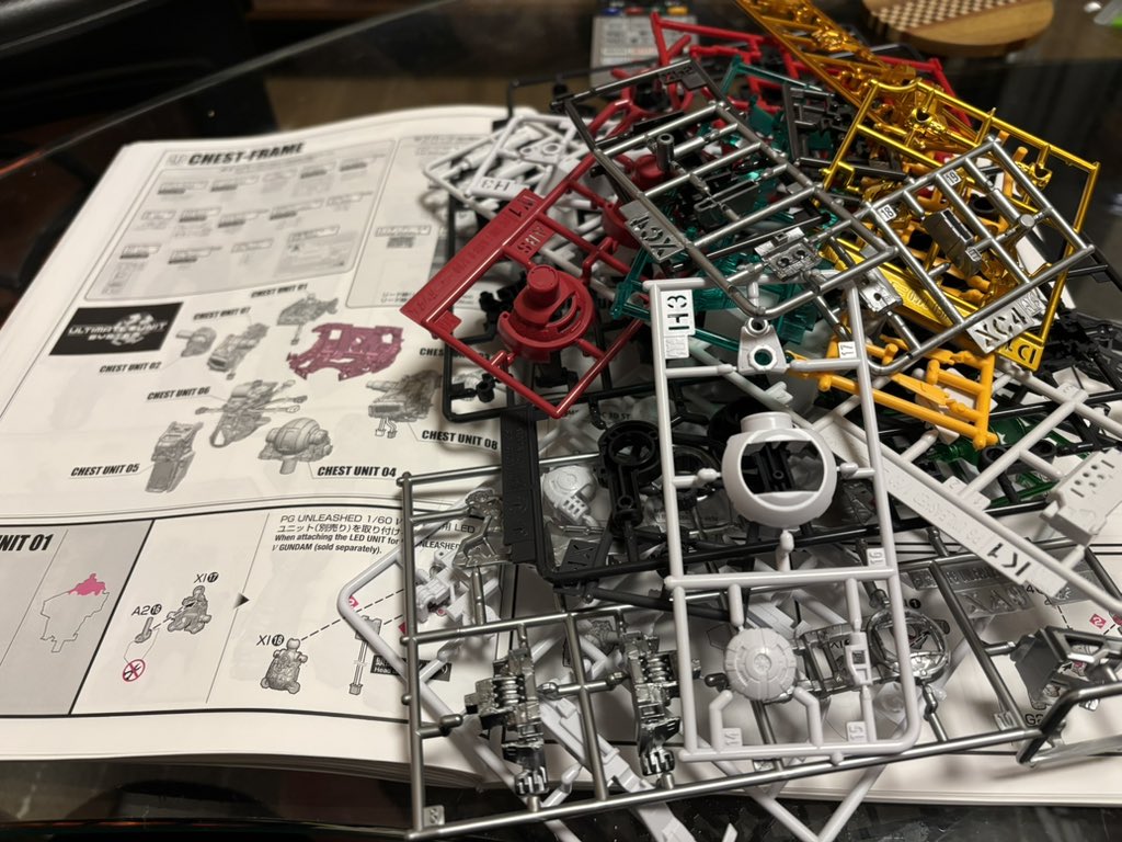 νガンダム胸フレーム開始！