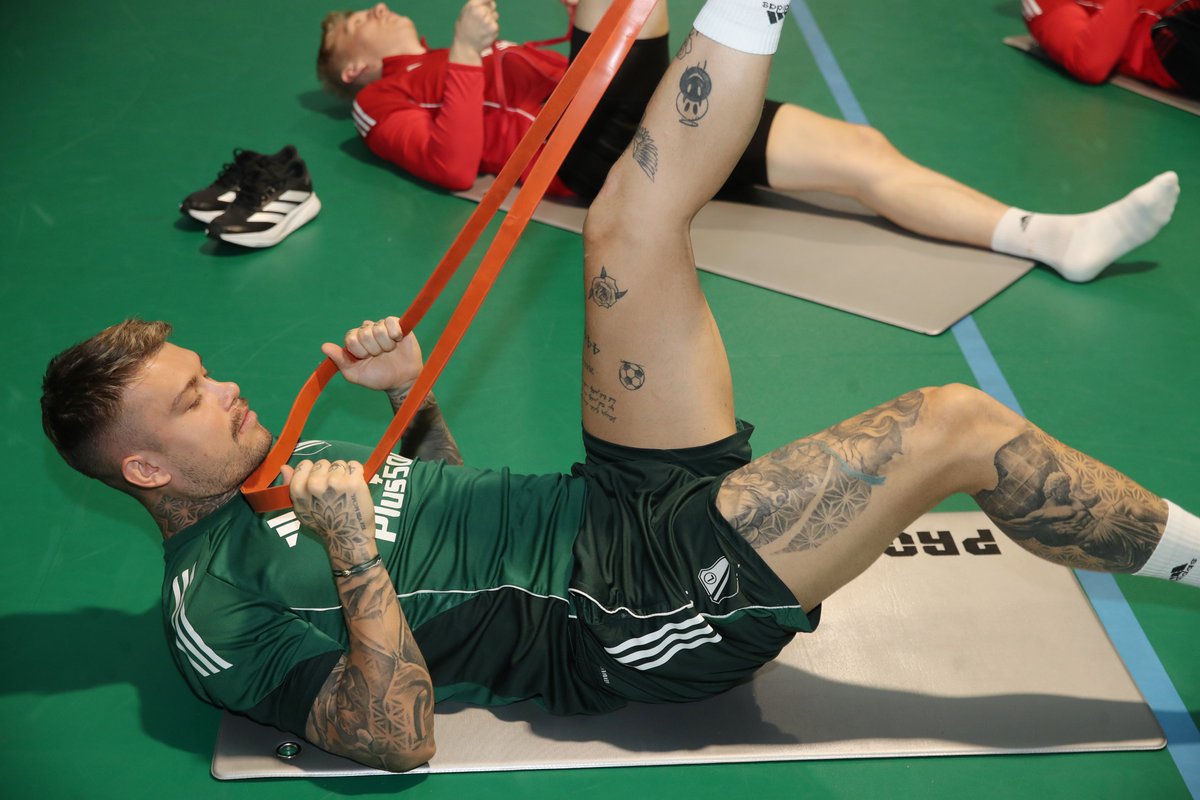 Legia Warszawa tweet media