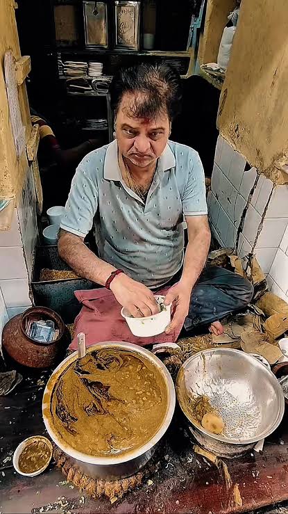 ʎoldɐn ƃǝɔ̧ǝn ɐdɐɯ tweet media