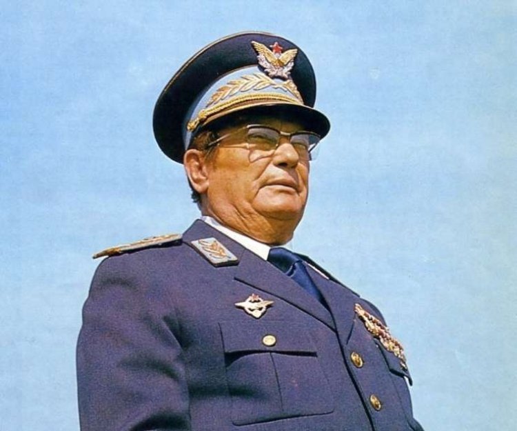 Mihnea/𒈪𒄴𒉈𒀀 tweet media