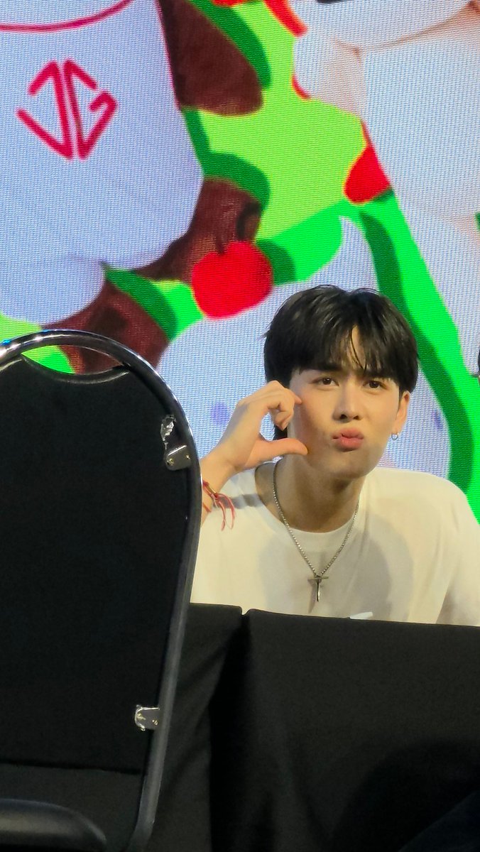 SANTAPP OFFICIAL TH tweet media