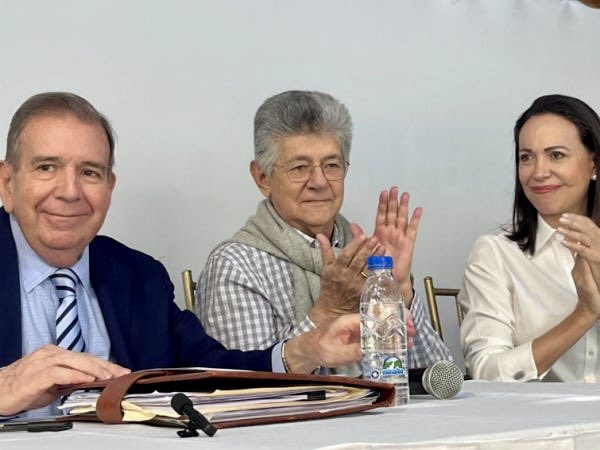 DenuevoClissman tweet media