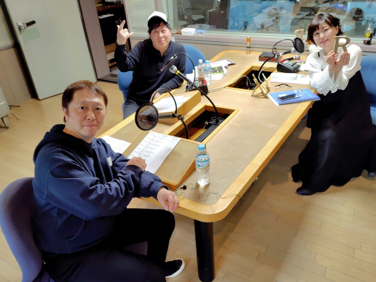 rock_rush_radio's tweet photo. 新レギュラー登場!
PEALOUTでメジャーデビュー、解散後は数々のバンドでドラムを歴任。
現役ドラマーで、作家の高橋浩司さんが、おススメのアーティストを紹介します!!
お楽しみに!!!
#高橋浩司 #PEALOUT #THECLASH #ROCKRUSHRADIO #ラジオ日本 https://t.co/rbMXg38XKd