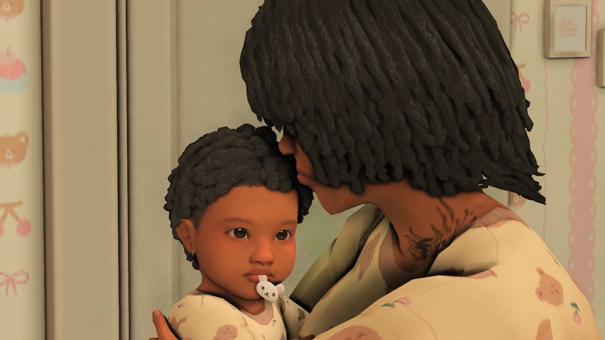 loveeasims tweet media