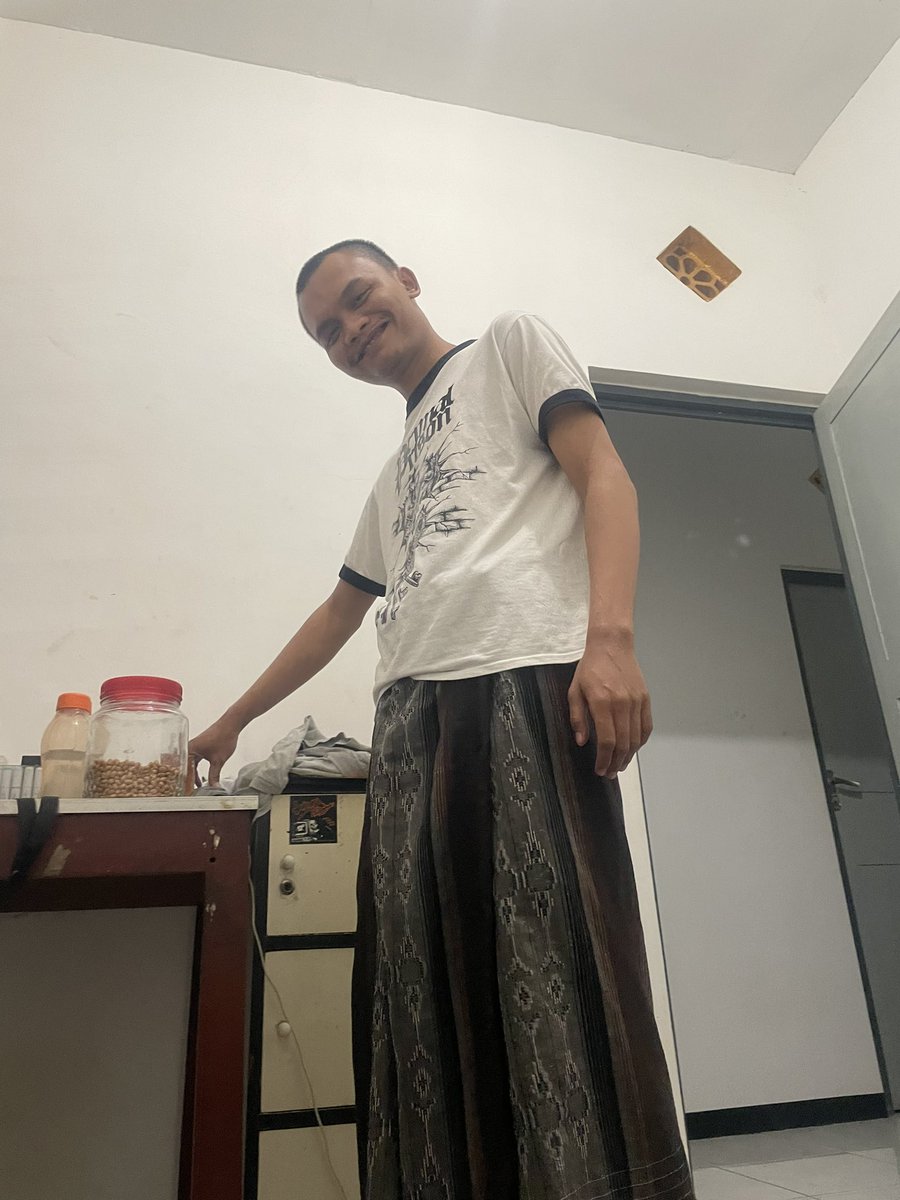 the world is a vampire tweet media