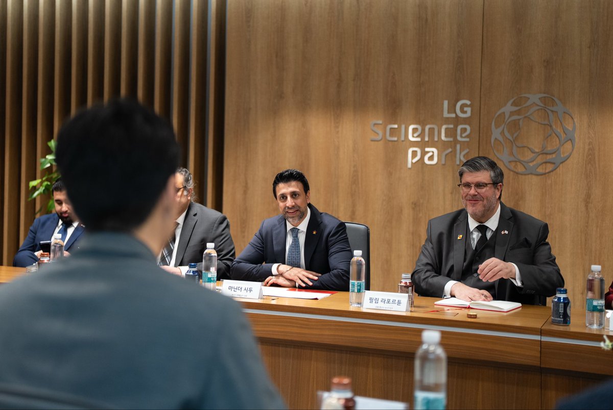 Maninder Sidhu tweet media