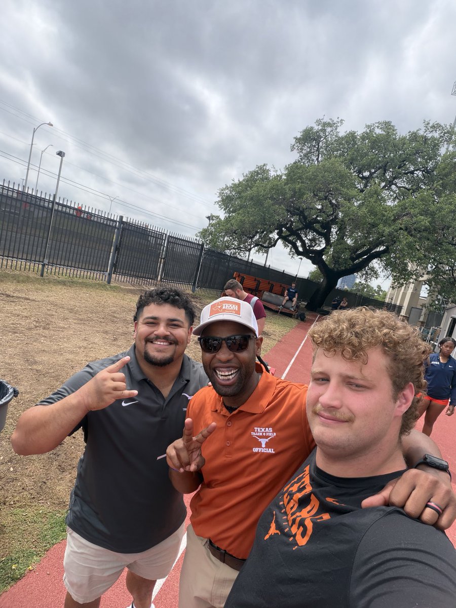 TrackBarn tweet media