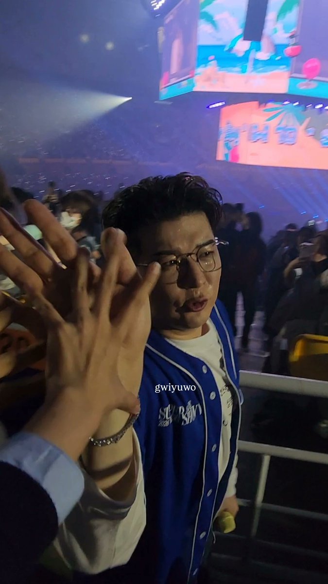 ᵏᵉᵏᵉᵗ🐛❄️ tweet media