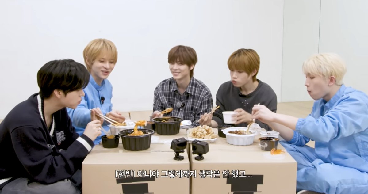 인형｡𖦹°‧ tweet media