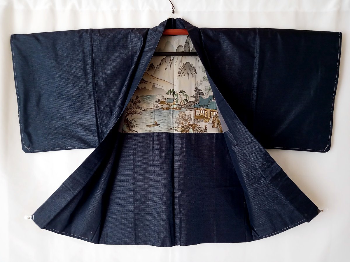 JawanekoShop's tweet image. Vintage Oshima Tsumugi Haori: Dark Blue Silk Kimono Coat  – Japanese Men's Jacket – Landscape Lining etsy.me/4do0SLj #kimono #jacket #mensfashion #giftforhim #etsyvintage #epiconetsy #shopsmall #supportsmallbusiness