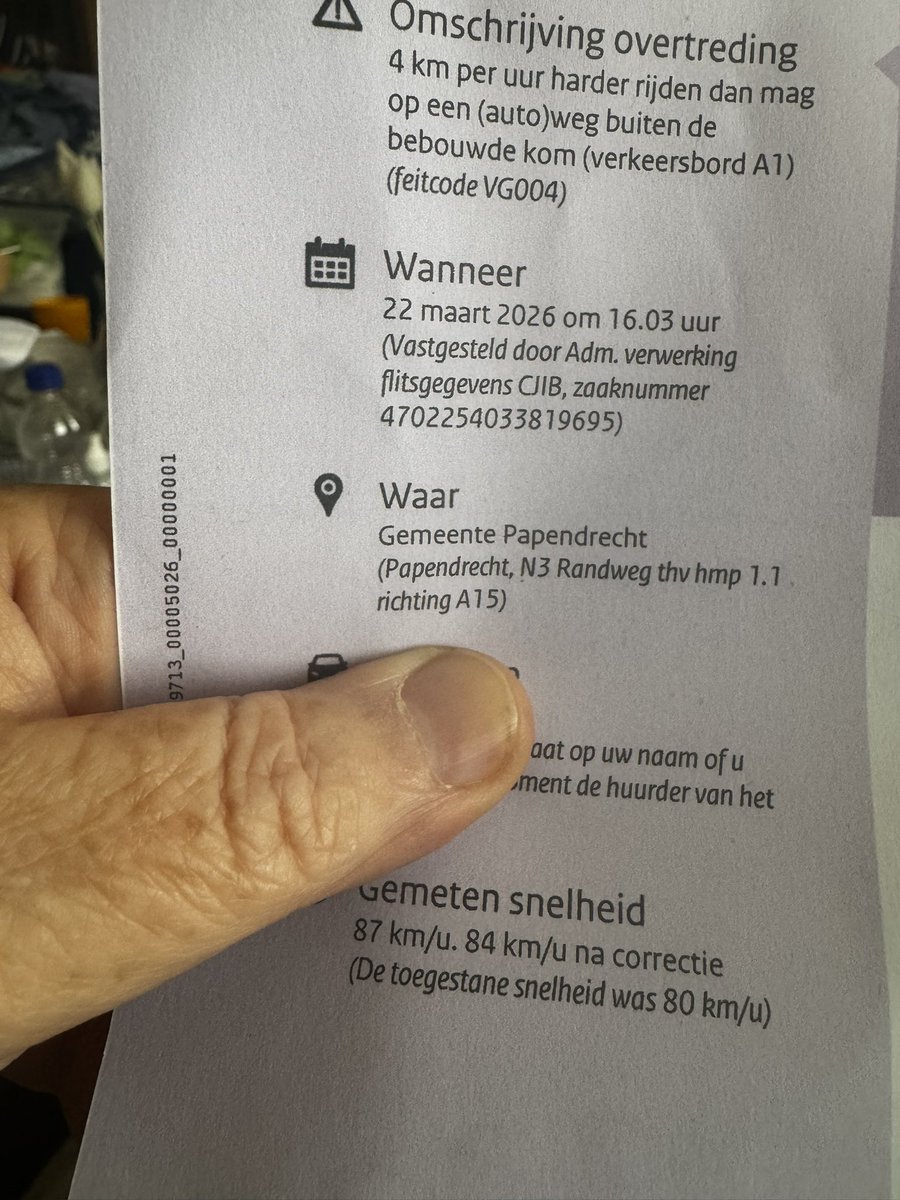 Mijn ega kon zich weer niet beheersen met de snelheid. 🤪 haar toch maar eens uitleggen hoe Flitsmeister werkt.