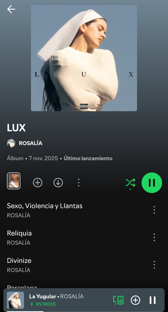 Viernes santo de escuchar Lux de Rosalía 🌸🍃
