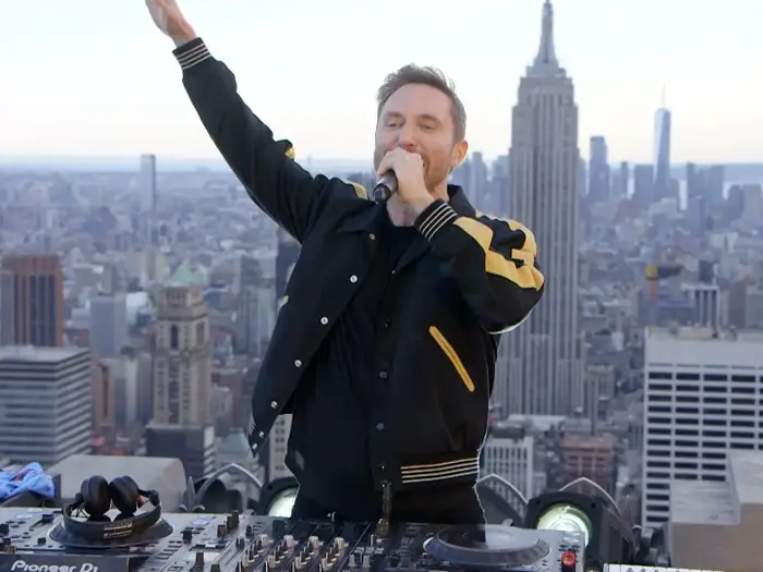 R i c h ⚪ tweet media