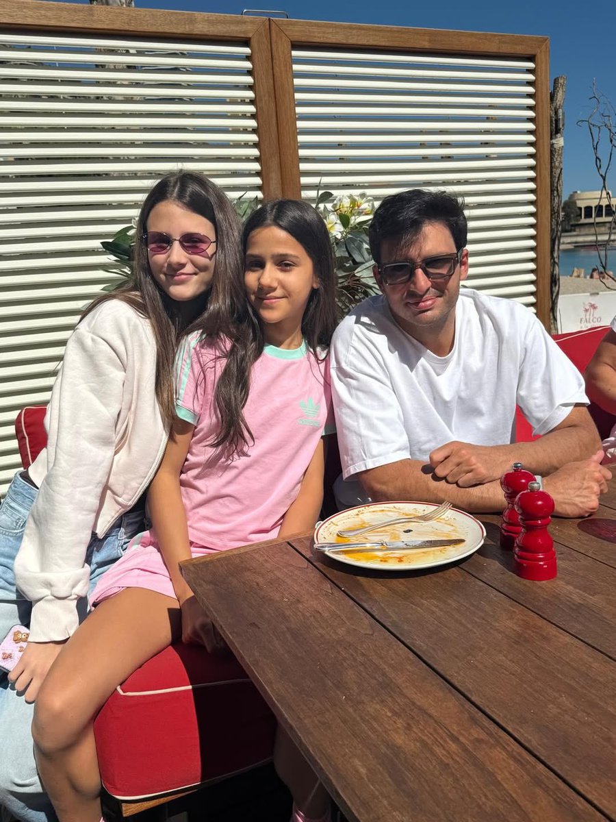 ari 🦄✨ tweet media