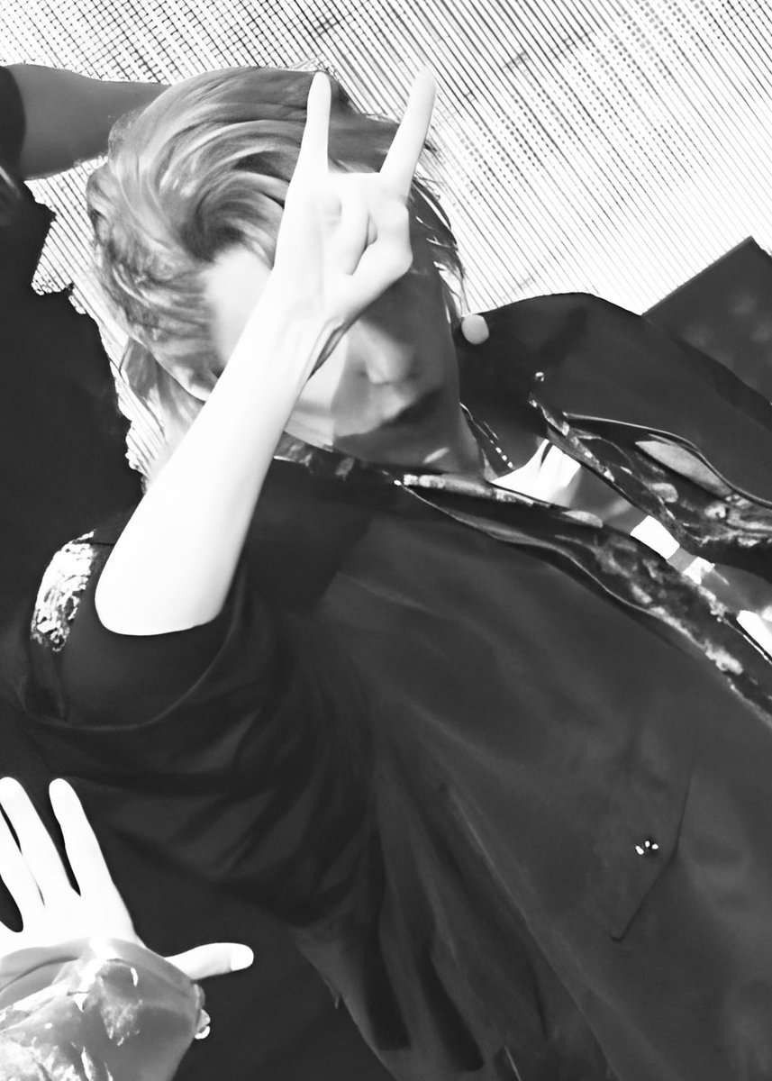 よねむら tweet media