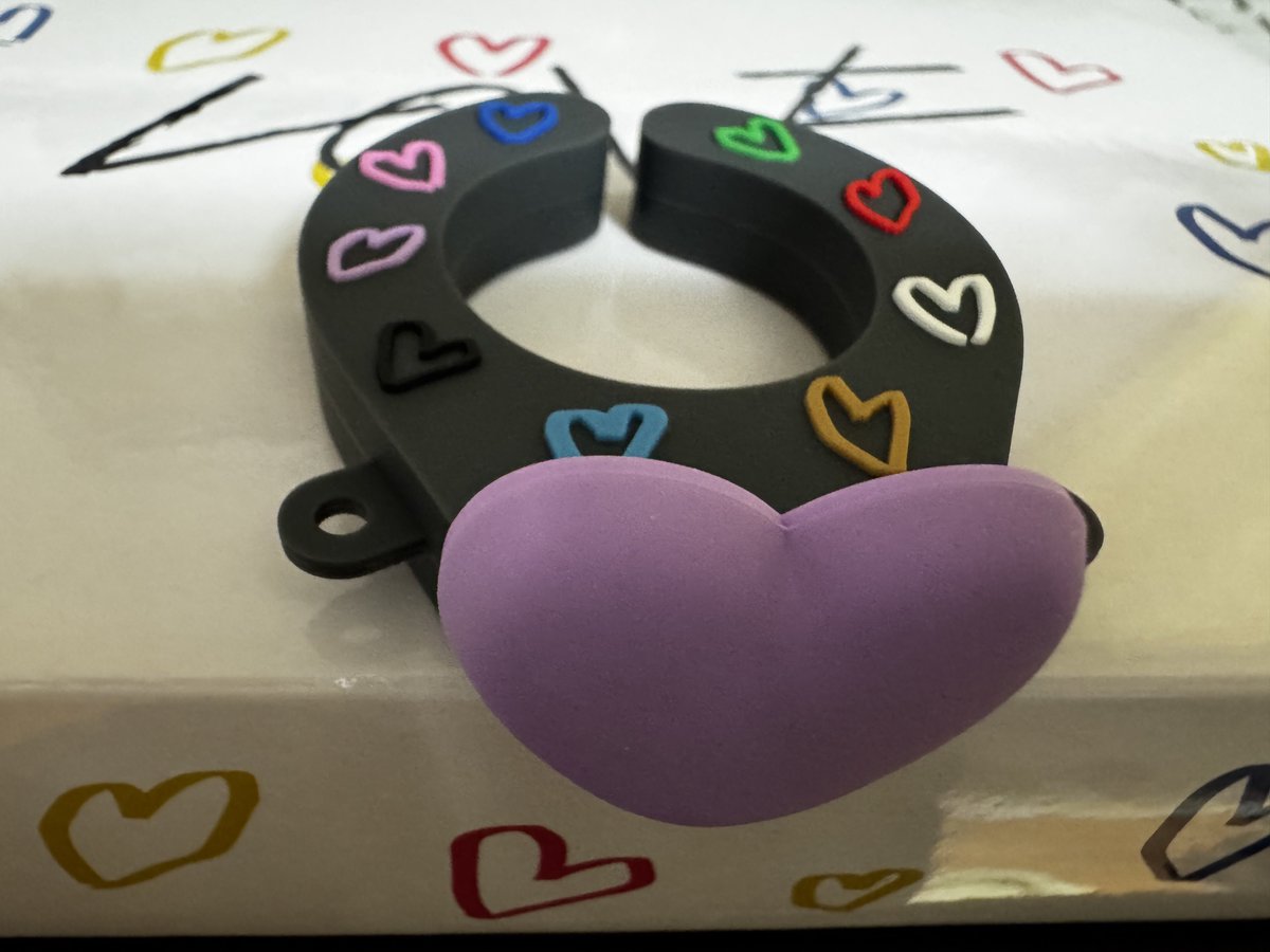 くなゃん tweet media