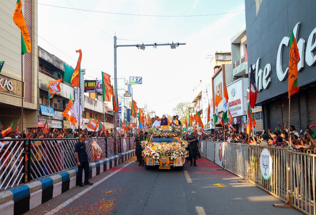 Narendra Modi tweet media