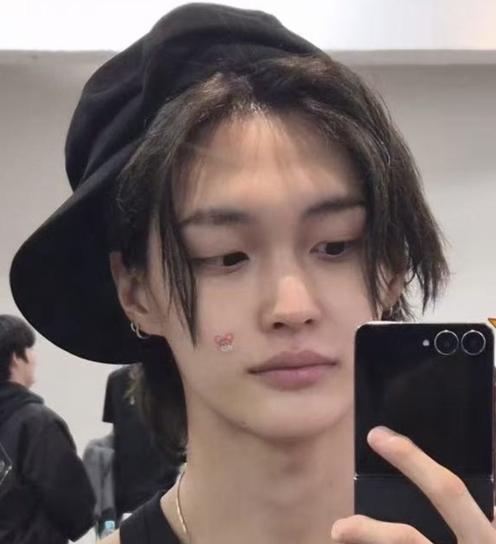 ねむり tweet media