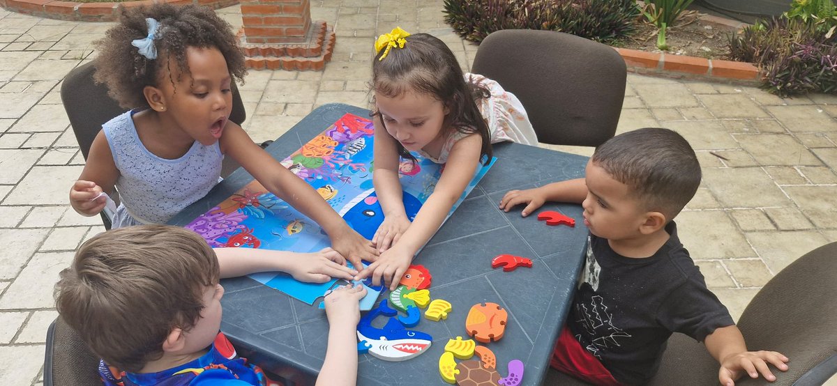 JorgeLuisMayoF1's tweet photo. Feliz aniversario 65 de la OPJM y 64 de la UJC a todas las niñas, niños y jóvenes que alegran cada rinconcito de nuestra embajada. https://t.co/jyHSd3RBRL