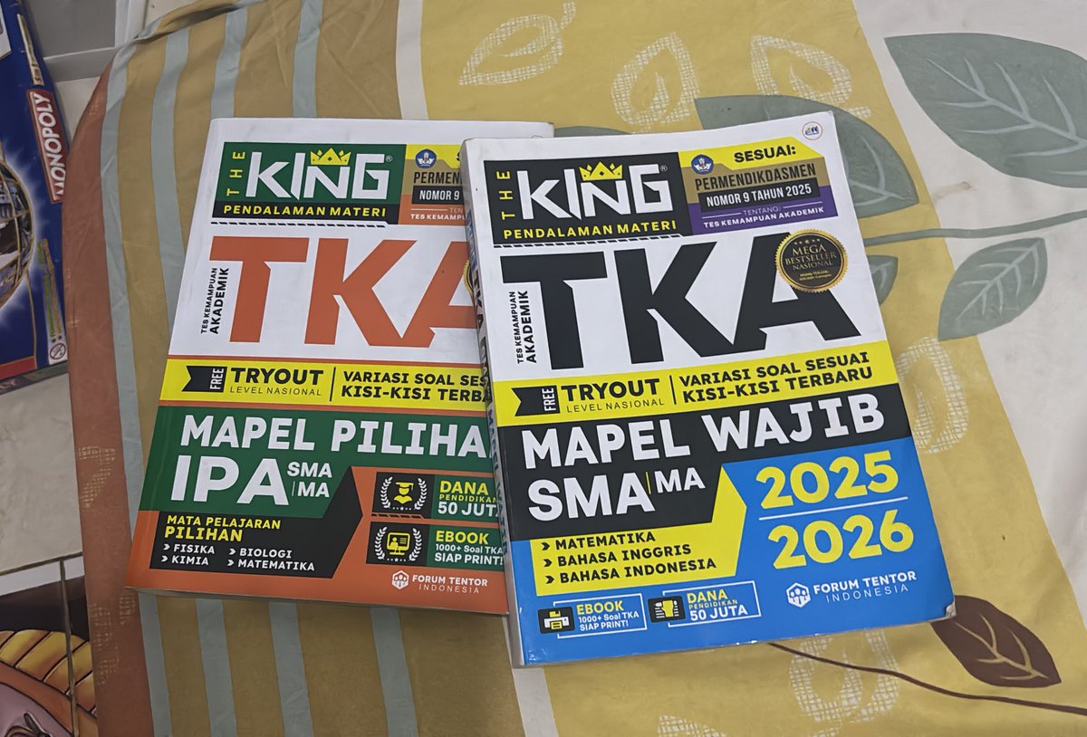 collapse tweet media