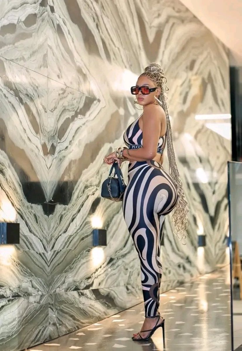 Londie London tweet media