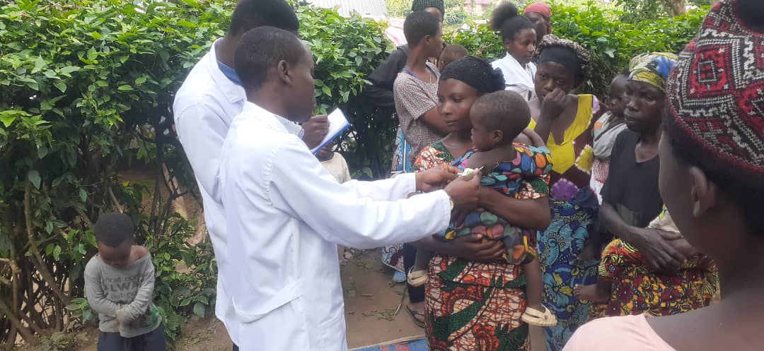 urphsa's tweet photo. Early detection saves lives. 
 We screened 33 children under age 2 for #MUAC &amp; #weight. 
FOUND:
 One child with acute malnutrition is now receiving support via Shisha Kibondo. Monitoring growth for a healthier Rwanda! 

#ChildHealth https://t.co/ZJOB0CbP3X
