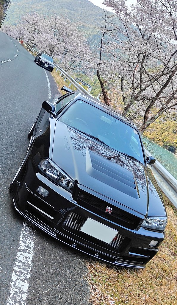 shinbnr34's tweet image. #桜と愛車
絵になる😊
#skyline
#BNR34
#BCNR33