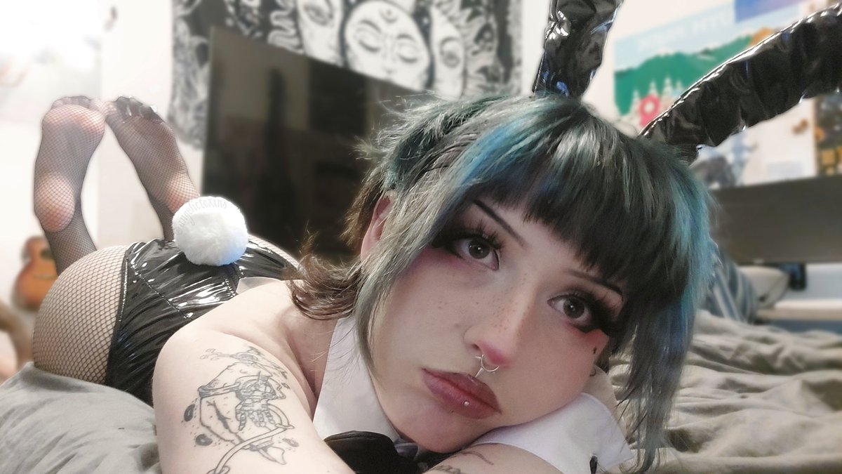 𝐕𝔞𝔪𝔭𝔯𝔢𝔰𝔰 𝕽𝔬𝔟𝔦𝔫 tweet media