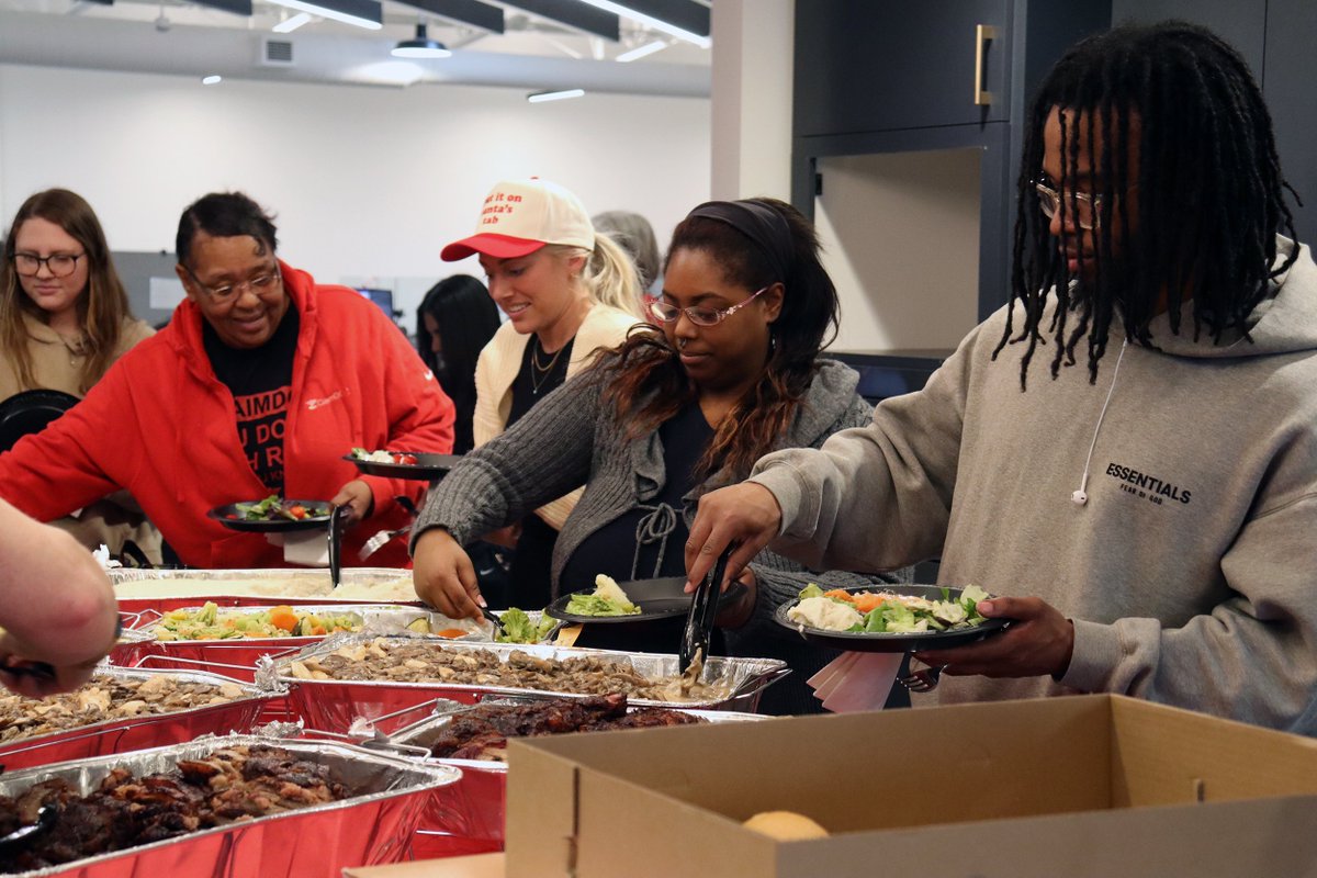 ClaimDOC_RBP's tweet photo. From food to games to seasonal decorating, our team knows how to have a good time! In honor of Don't Go to Work Unless It's Fun Day, here's a look back at a few of the memorable ClaimDOC activities from the last year.

#ClaimDOCculture #MakeWorkFun https://t.co/XbLHISOPVk