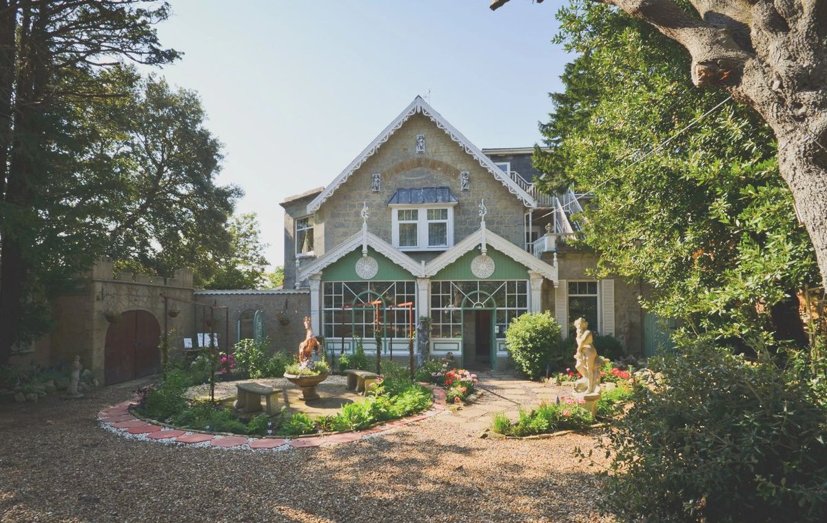 TheBBDirectory's tweet image. Escape to the Enchanted Manor on the Isle of Wight.

For those seeking a truly unique and uplifting escape, Enchanted Manor offers an unforgettable stay within a 186-year-old getaway.

bandbstays.co.uk/14370

#EnchantedManor #IsleOfWight #Staycation #Wellness

@Enchanted_Manor