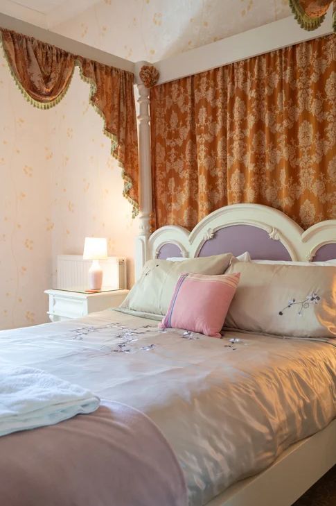 TheBBDirectory's tweet image. Escape to the Enchanted Manor on the Isle of Wight.

For those seeking a truly unique and uplifting escape, Enchanted Manor offers an unforgettable stay within a 186-year-old getaway.

bandbstays.co.uk/14370

#EnchantedManor #IsleOfWight #Staycation #Wellness

@Enchanted_Manor