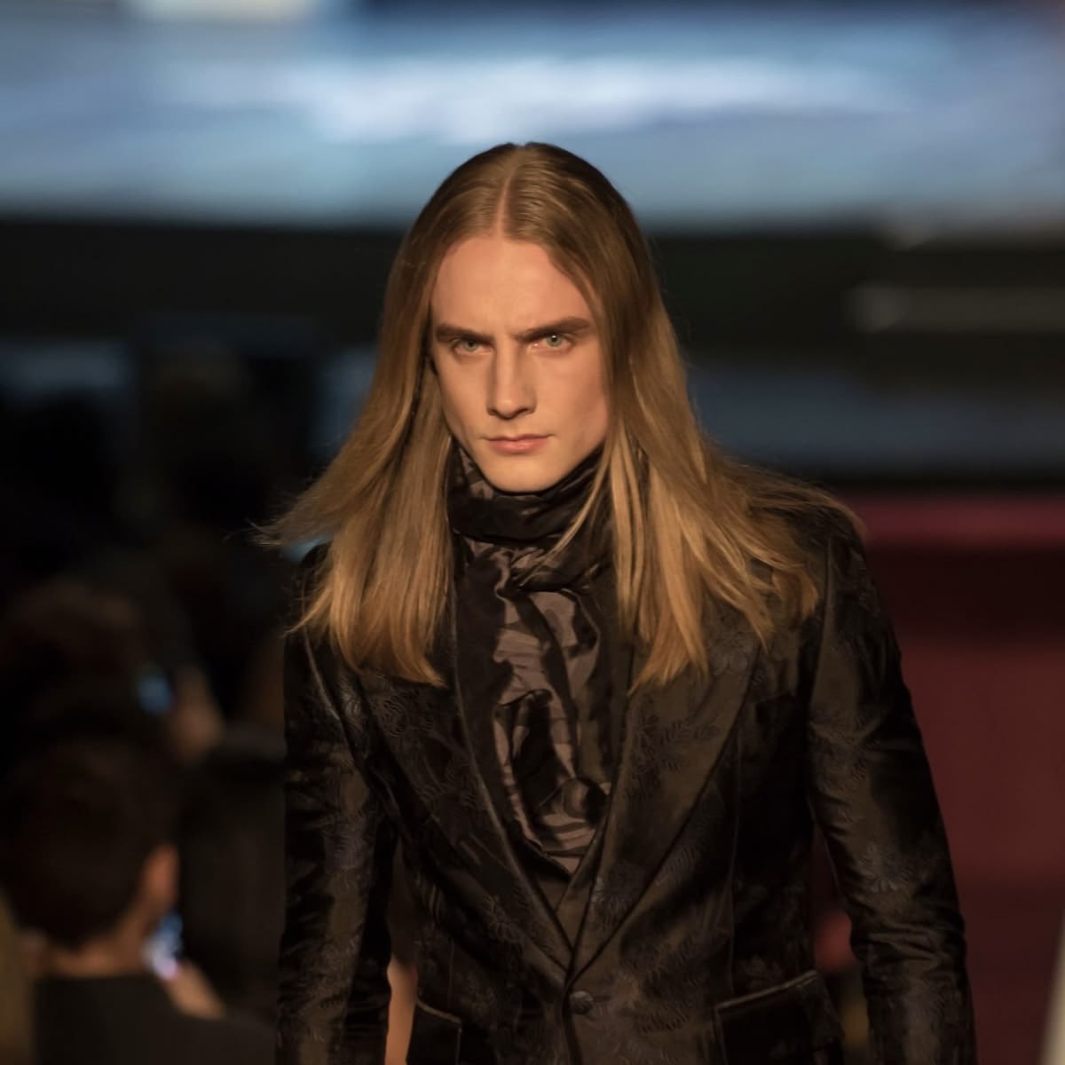 v4lyria's tweet image. 🧵📷 A small thread of Henry Ashton’s modeling pictures 

JOSHUA KANE BESPOKE A/W 2017