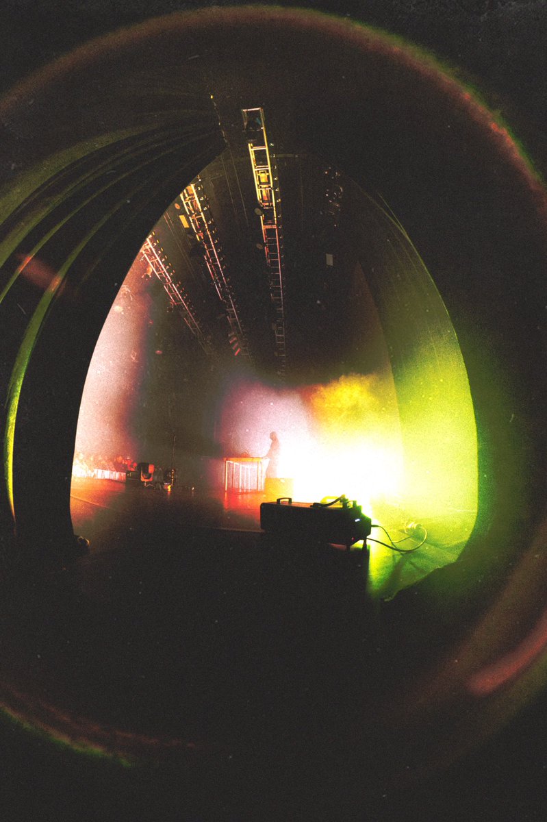summertory2003's tweet photo. 📷Oneohtrix Point Never with Freeka Tet
photo：@summertory2003 
2026.3.28 https://t.co/QGw2o0RlHz