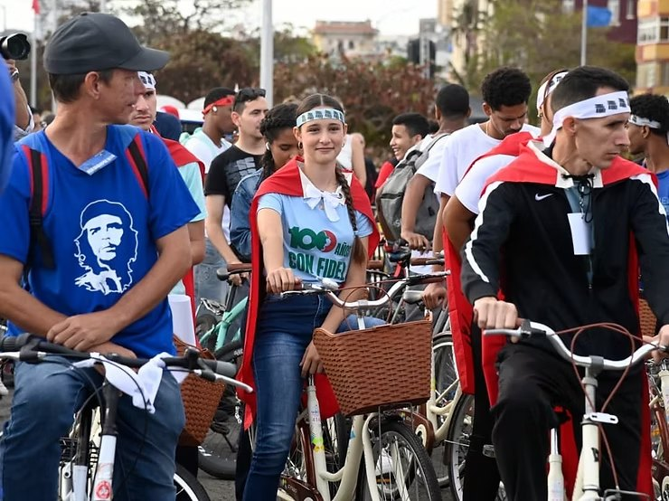 Antifa_Ultras tweet media