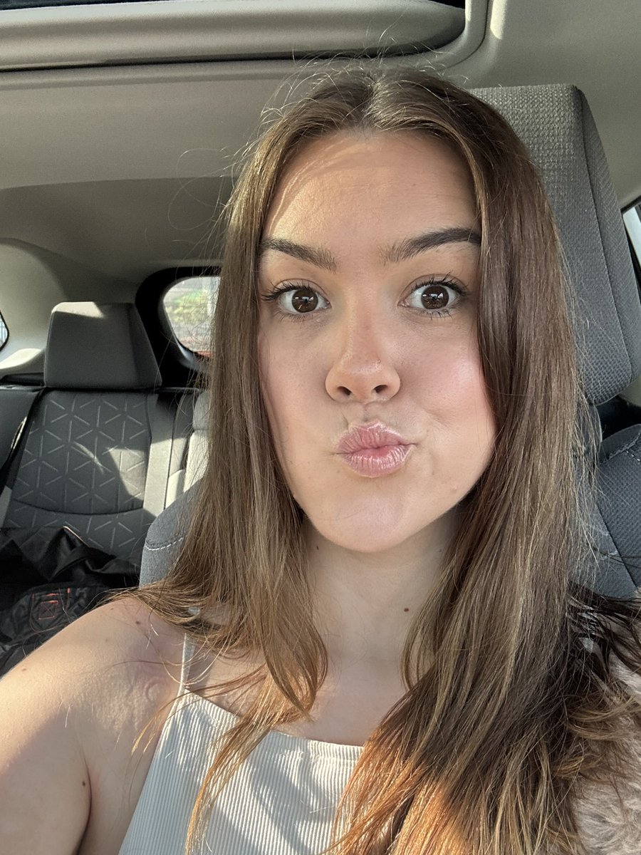 phalalidays's tweet image. #phaniefriday 

post yoga got ready for work in the locker room #raw and #real and also #rawr