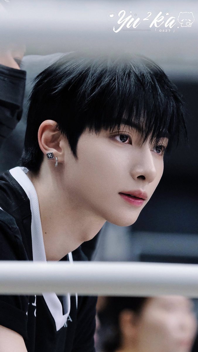 20260402 KT vs LG 

🐈‍⬛😋

#YU #유우 #ユウ
#NEXZ #넥스지 #ネクスジ