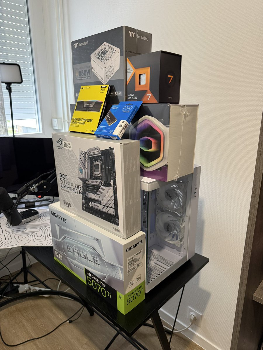 𝐄𝐫𝐝𝐨 tweet media