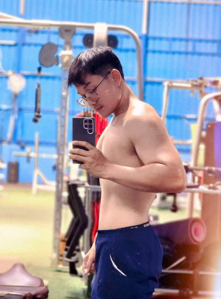 Vichat44436107's tweet photo. ស្រឡាញ់ខ្លួនឯងសិនមុនឱ្យអ្នកដទៃស្រឡាញ់យើង! https://t.co/IndFd1jpo4