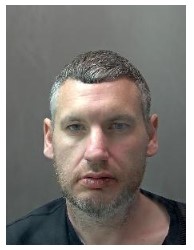 HertsPolice's tweet photo. 🚨 Have you seen wanted man Ross Gauntlett, aged 37 from #Stevenage?

His last known address is Minehead Way and is wanted in breach of a court order.

He has links to #KingsCross area of #CentralLondon.

For immediate sightings, call 999. Call 101 with info https://t.co/a4rJaFkvCp