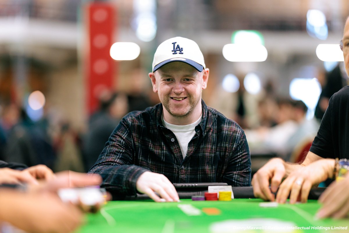 PokerNews tweet media