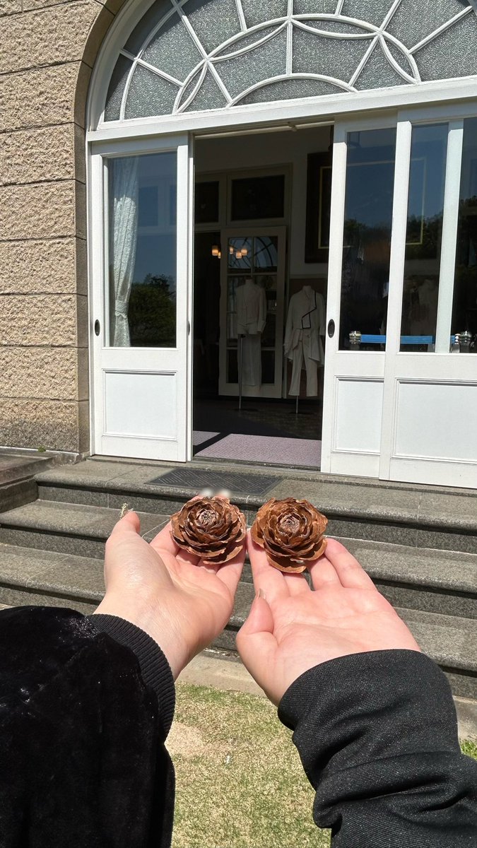 まきな tweet media